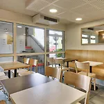 Hotel B&B Hotel Clermont-Ferrand Le Brezet Aeroport 2*