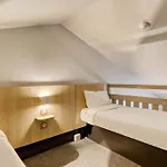 B&B Hotel Clermont-Ferrand Le Brezet Aeroport Hotel