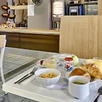 Hotel B&B Hotel Clermont-Ferrand Le Brezet Aeroport Clermont-Ferrand