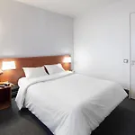 B&B Hotel Clermont-Ferrand Le Brezet Aeroport