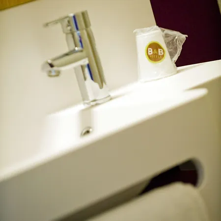 Otel Le Brezet Aeroport