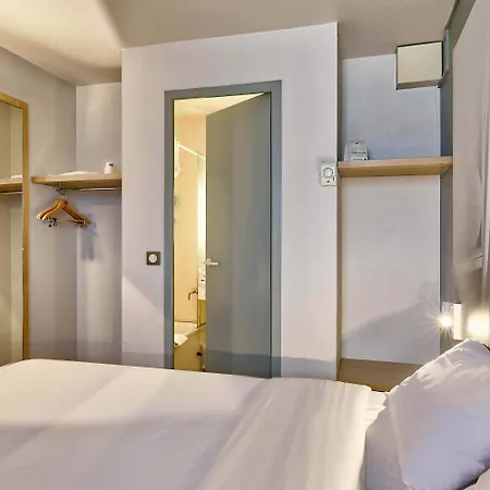 Le Brezet Aeroport 2*