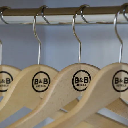 Отель Le Brezet Aeroport Клермон-Ферран