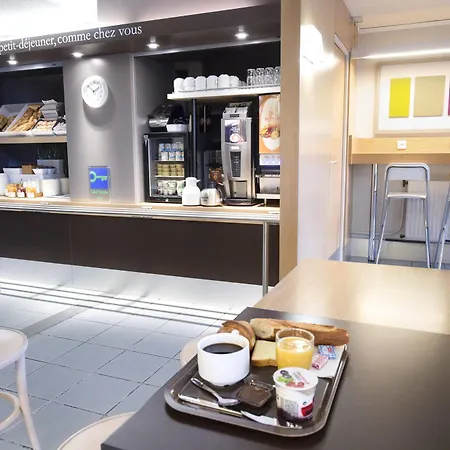 Otel Le Brezet Aeroport 2*