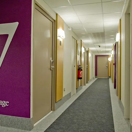 Le Brezet Aeroport 2*