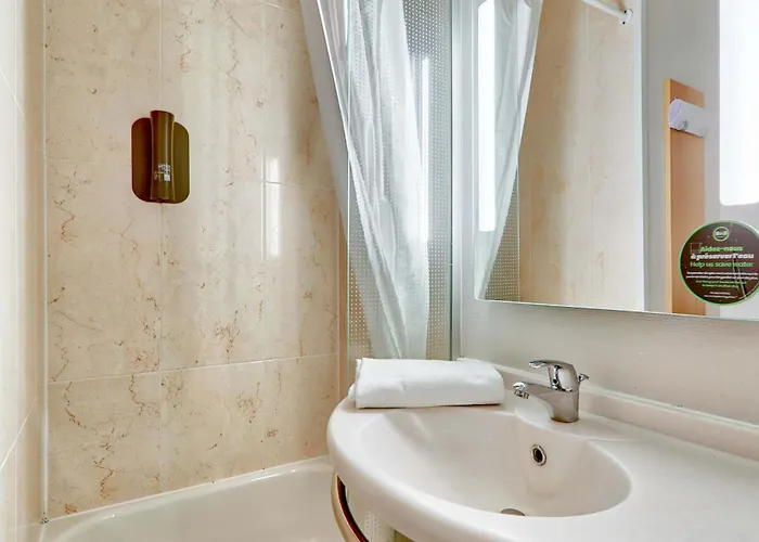 Le Brezet Aeroport קלרמונט-פרנד