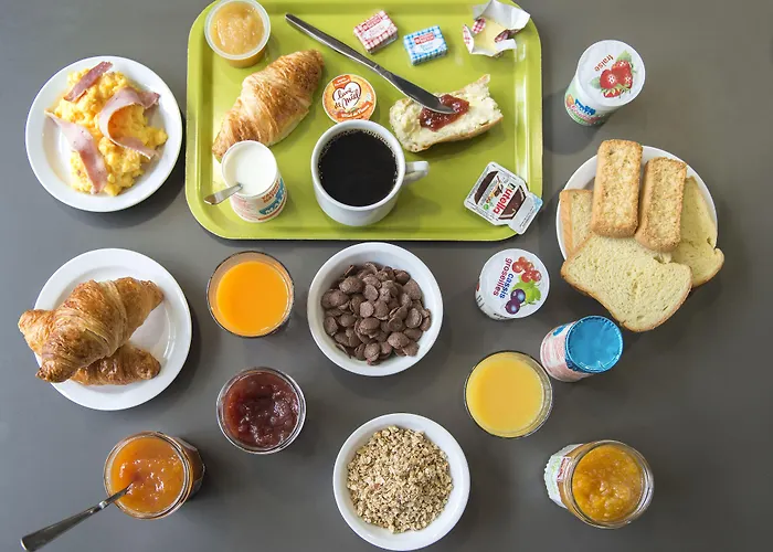 Le Brezet Aeroport מלון