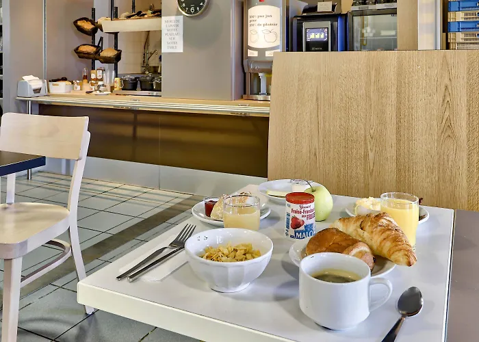 Le Brezet Aeroport 2*