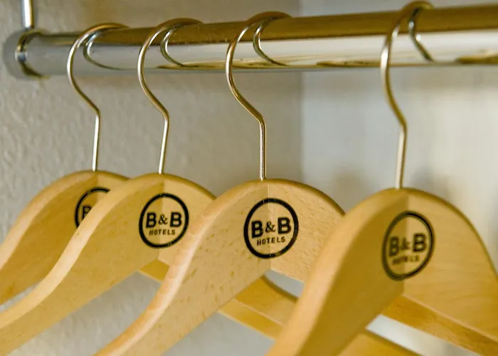 מלון Le Brezet Aeroport קלרמונט-פרנד