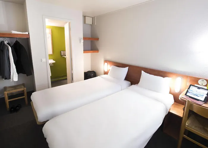 Hotel Le Brezet Aeroport Clermont-Ferrand