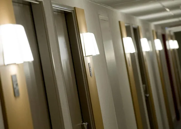 מלון Le Brezet Aeroport 2*